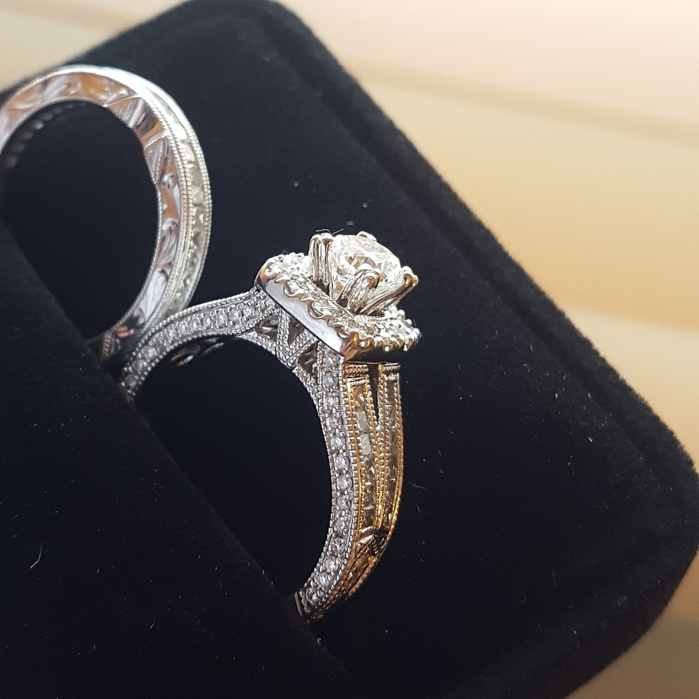 SOLD! 💍KAYS Neil lane size 5 Ring set retired